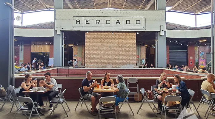 Mercado Novo é a nova boemia de BH: bares abertos de madrugada