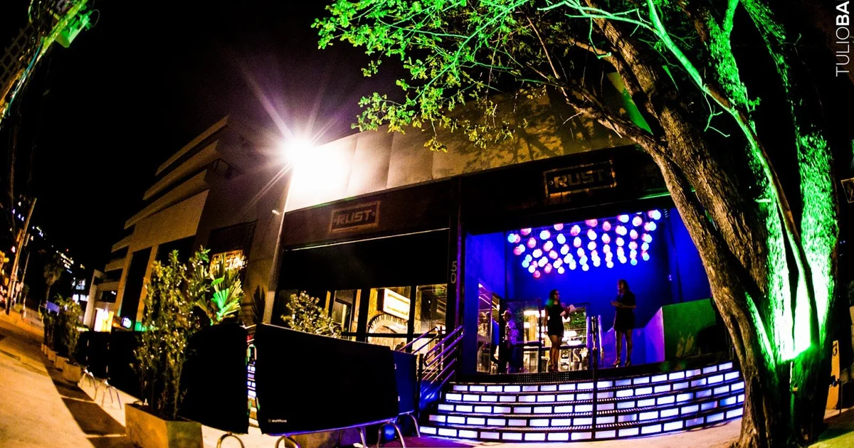 Se Brincar Sai Moda no Rust Music Bar — Uma Noite Imperdível em BH