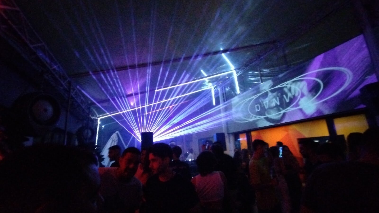 ELEVEN CAFE — foto do ambiente