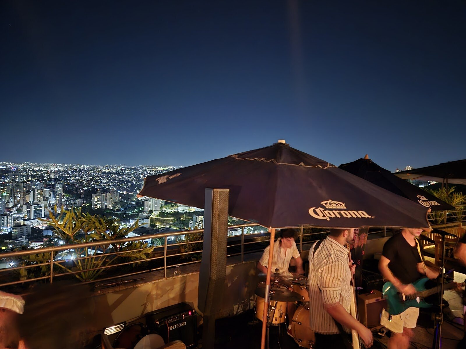 Night Market Rooftop — foto do ambiente