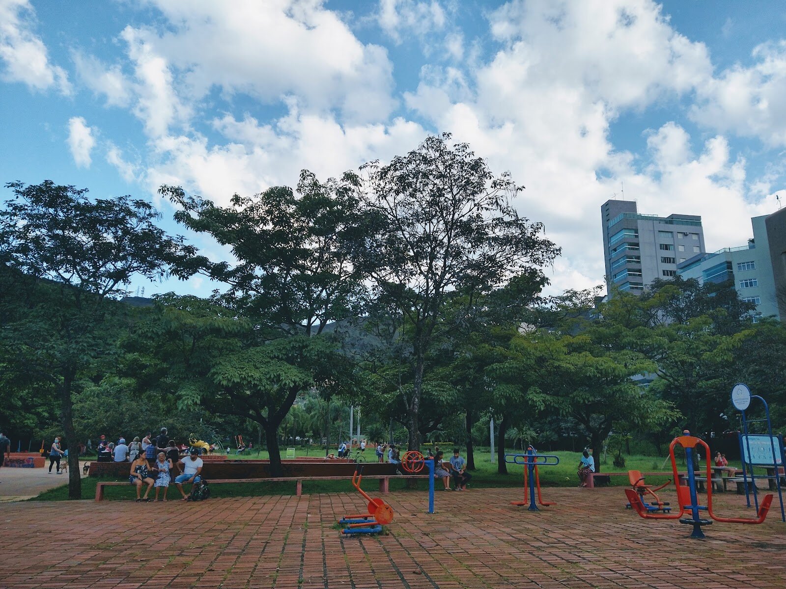 Parque JK (Praça JK Sion) — foto do ambiente