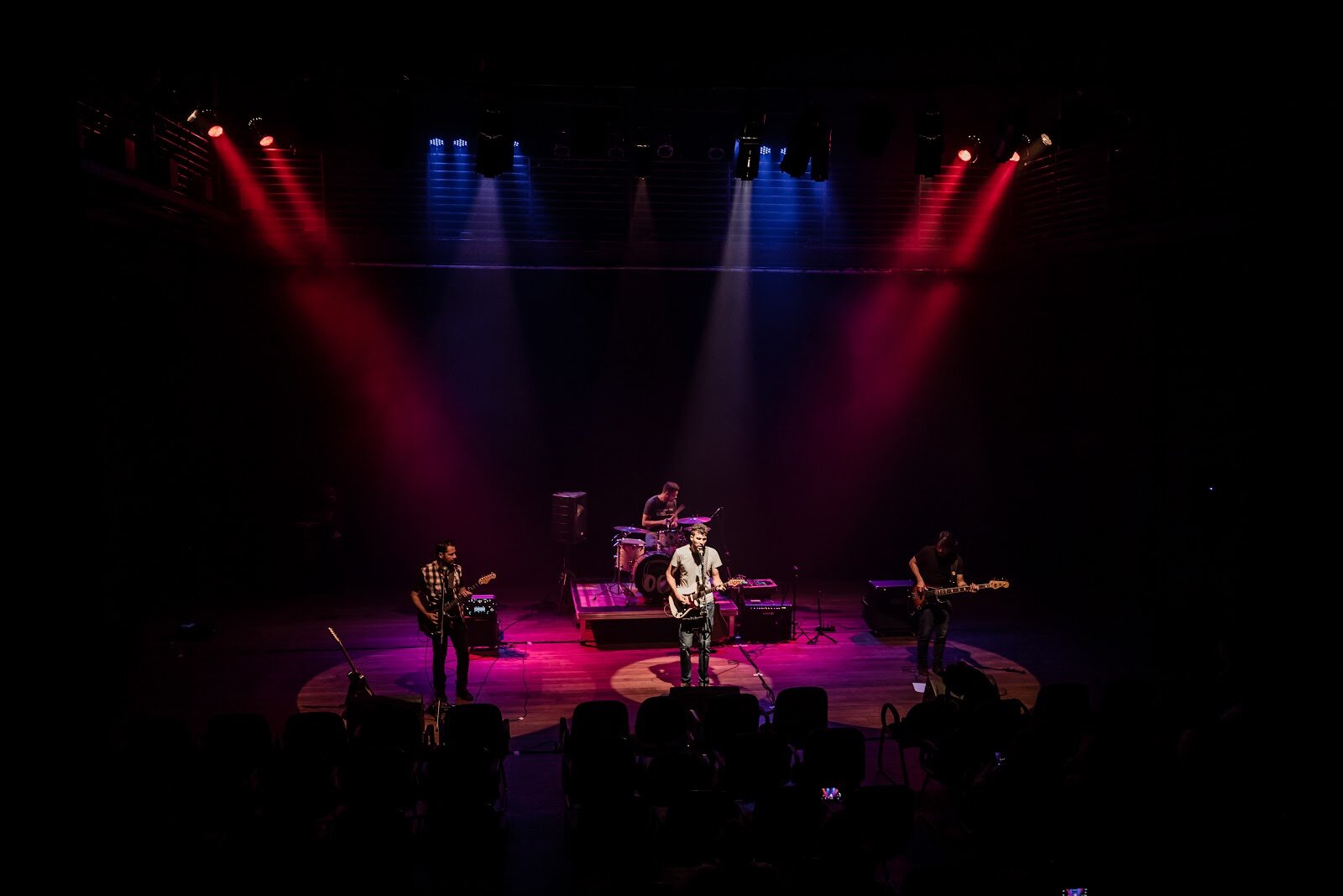 Teatro Raul Belém Machado — foto do ambiente