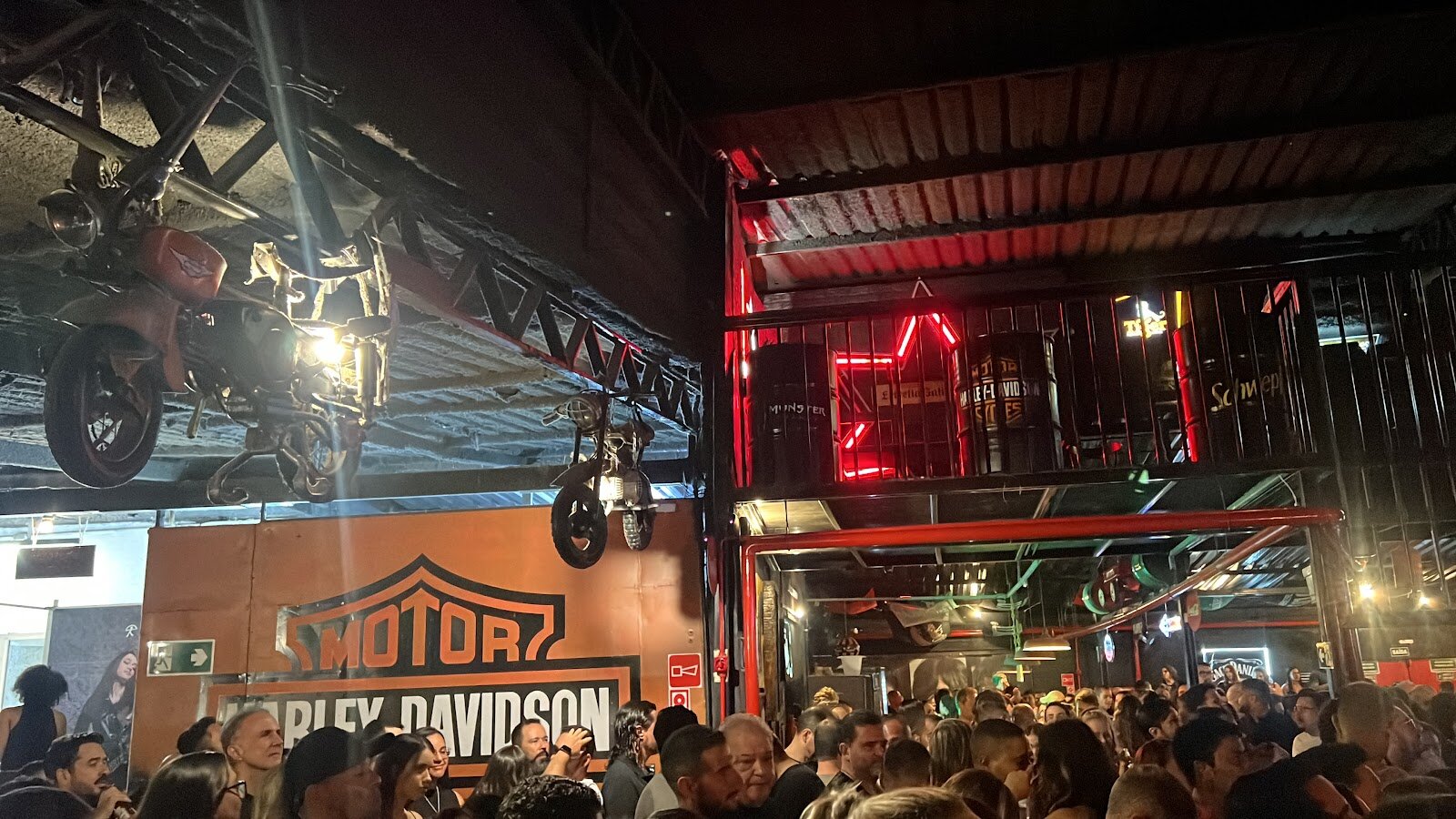Underground Black Pub — foto do ambiente