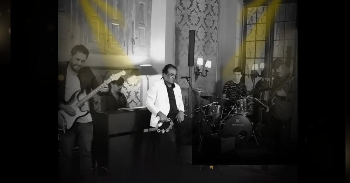 VELVET BAND